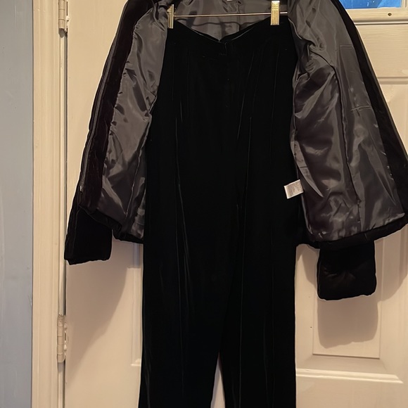 Vintage Velvet Pants Suit - Picture 5 of 10
